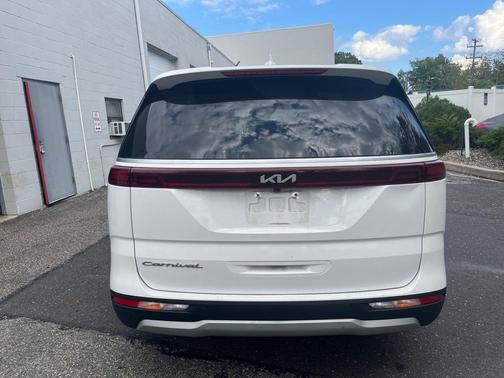 2022 Kia Carnival LXS