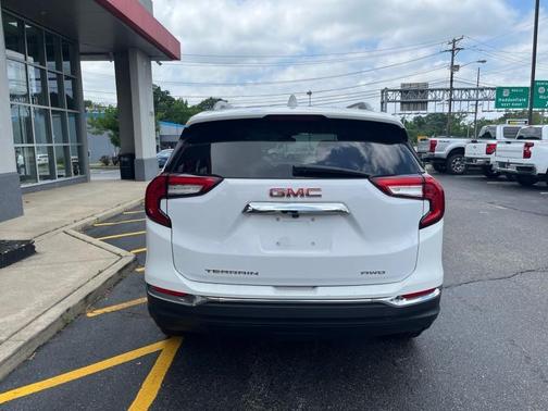 2023 GMC Terrain SLT