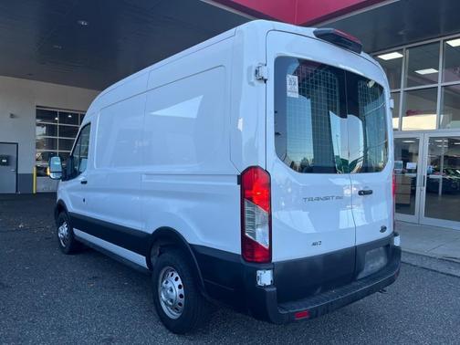 2022 Ford Transit-250 MED ROOF