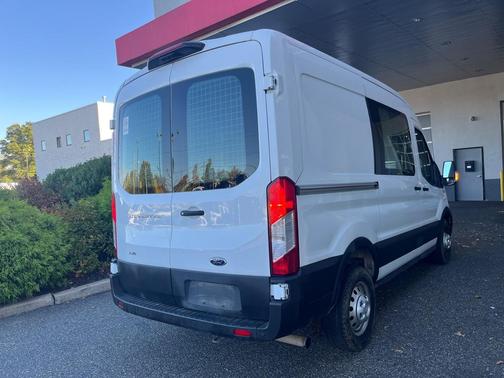 2022 Ford Transit-250 MED ROOF