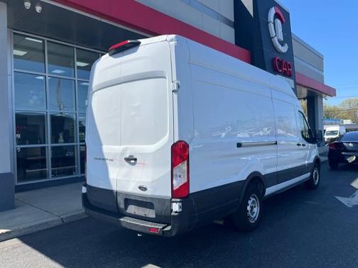 2022 Ford Transit-250 Base