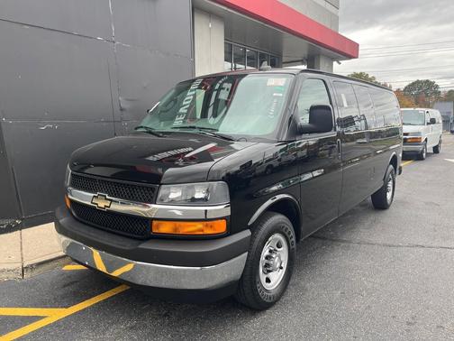 2017 Chevrolet Express 3500 LT