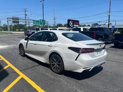 2023 Toyota Camry SE