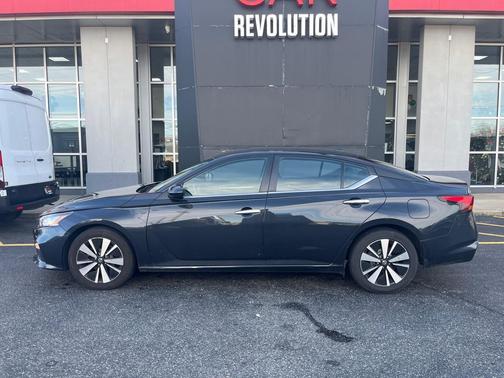 2022 Nissan Altima 2.5 SV