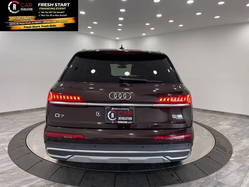 2021 Audi Q7 55 Premium Plus