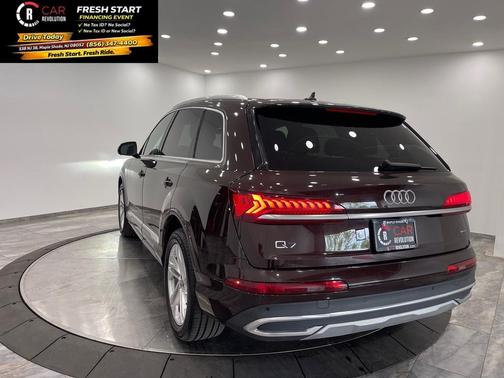 2021 Audi Q7 55 Premium Plus