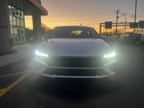 2025 Hyundai ELANTRA HEV Limited