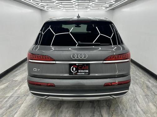 2023 Audi Q7 55 Premium Plus