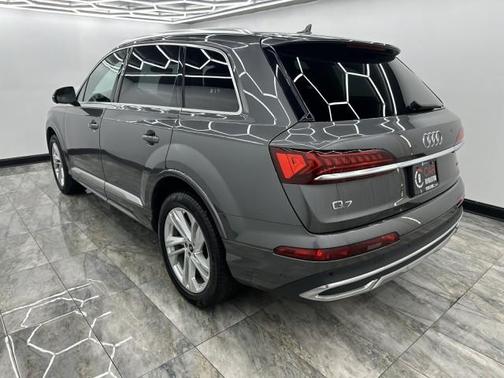2023 Audi Q7 55 Premium Plus
