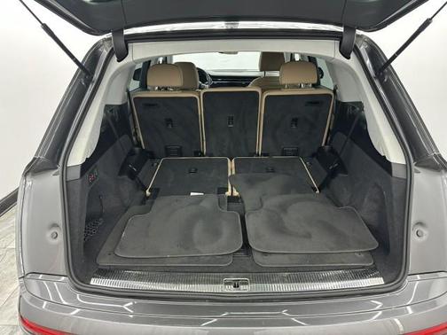 2023 Audi Q7 55 Premium Plus