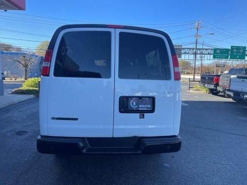 2022 Chevrolet Express 3500 LS