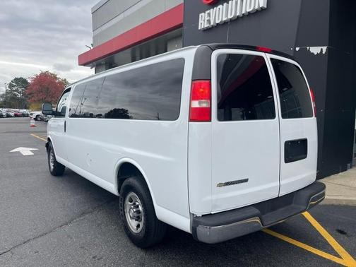 2017 Chevrolet Express 3500 LT