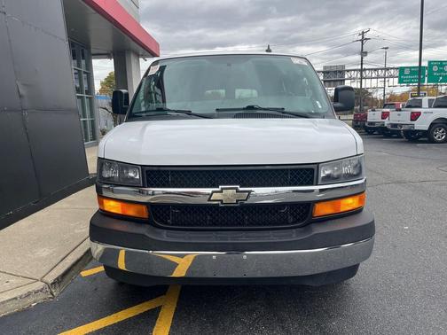 2017 Chevrolet Express 3500 LT