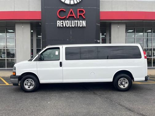 2017 Chevrolet Express 3500 LT