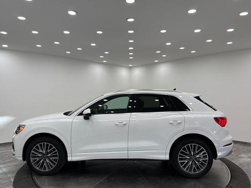 2022 Audi Q3 40 Premium