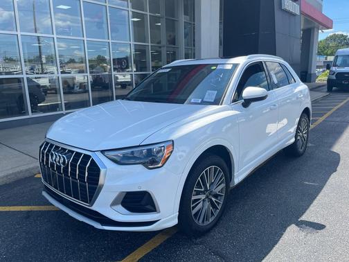 2022 Audi Q3 40 Premium