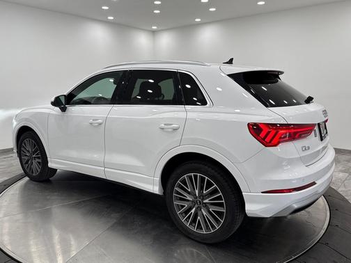 2022 Audi Q3 40 Premium