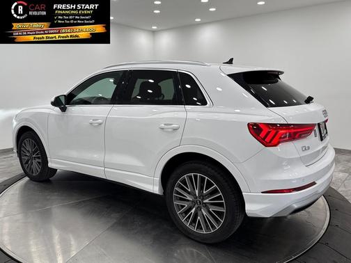 2022 Audi Q3 40 Premium