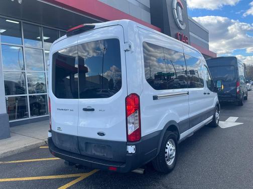 2022 Ford Transit-350 XLT