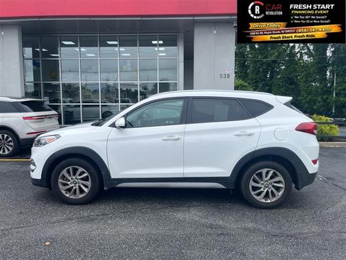 Winter White 2017 Hyundai TUCSON SE