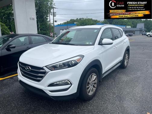 Winter White 2017 Hyundai TUCSON SE