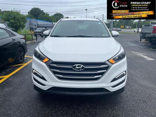 Winter White 2017 Hyundai TUCSON SE