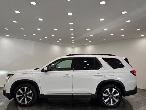 2025 Honda Pilot Elite AWD