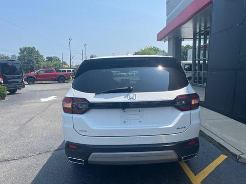 2025 Honda Pilot Elite AWD