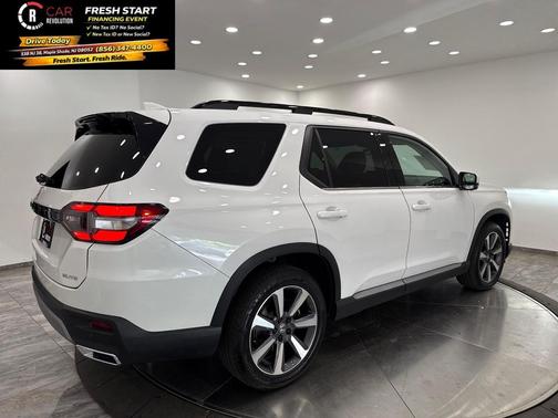 2025 Honda Pilot Elite AWD
