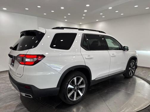 2025 Honda Pilot Elite AWD