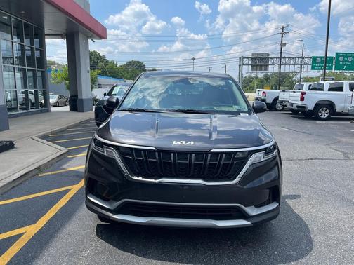 2023 Kia Carnival LX