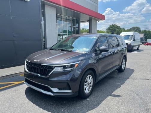2023 Kia Carnival LX