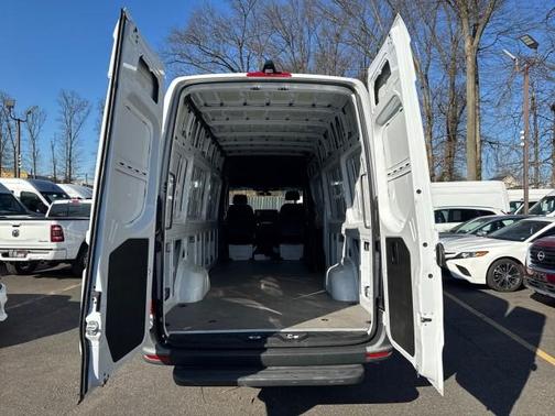 2023 Mercedes-Benz Sprinter 2500 HR GAS 170''