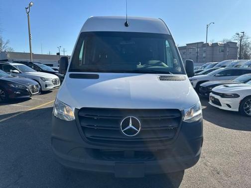 2023 Mercedes-Benz Sprinter 2500 HR GAS 170''