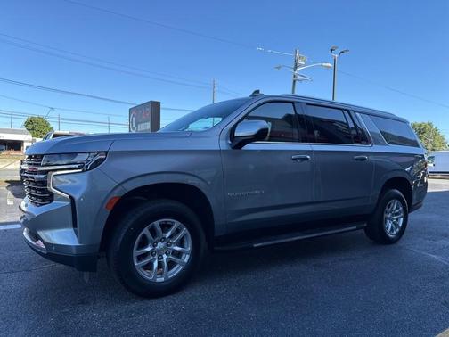 2024 Chevrolet Suburban LT
