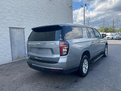 2024 Chevrolet Suburban LT