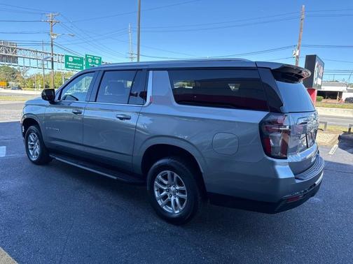 2024 Chevrolet Suburban LT