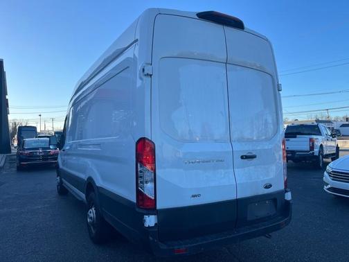 2022 Ford Transit-250 Base