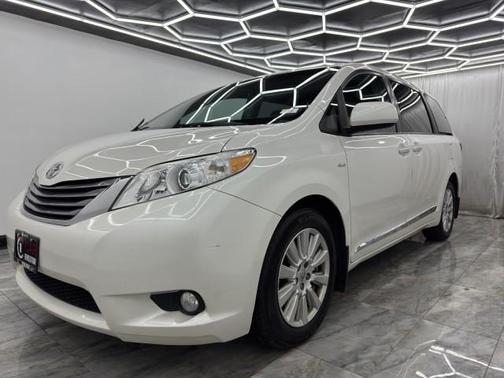2017 Toyota Sienna XLE Premium