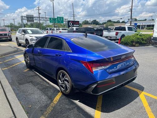 2024 Hyundai ELANTRA SEL