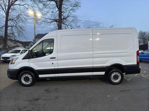 2023 Ford Transit-250 T-250 148'' MR