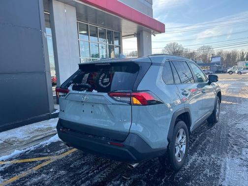 2022 Toyota RAV4 XLE
