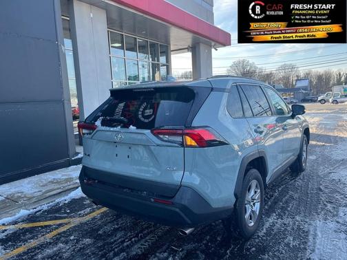 2022 Toyota RAV4 XLE