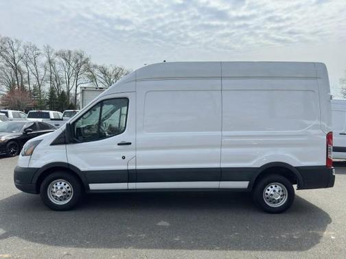 2022 Ford Transit-250 Base