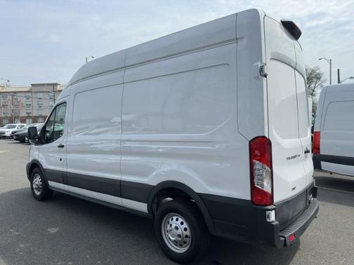 2022 Ford Transit-250 Base