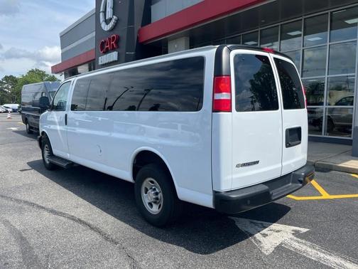 2022 Chevrolet Express 3500 LS