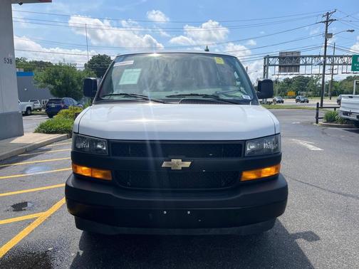 2022 Chevrolet Express 3500 LS