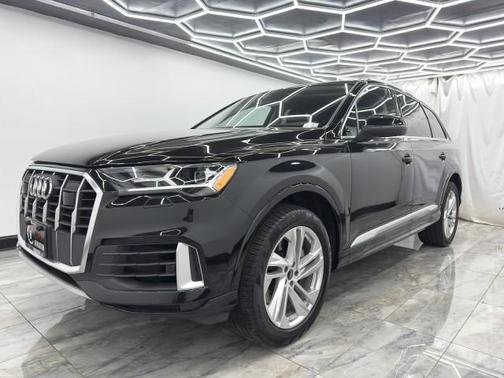 2022 Audi Q7 55 Premium Plus