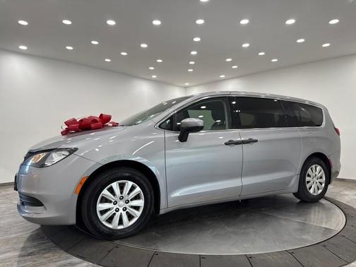 2020 Chrysler Voyager L