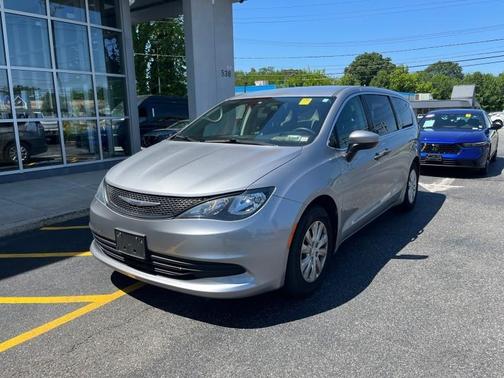 2020 Chrysler Voyager L